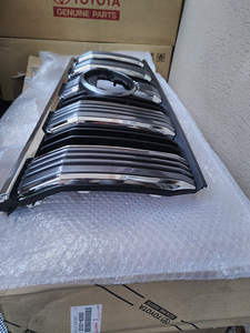 Land Cruiser 150 решётка 5310160B91 5310160E90 5310160950 (4 фото из 5)