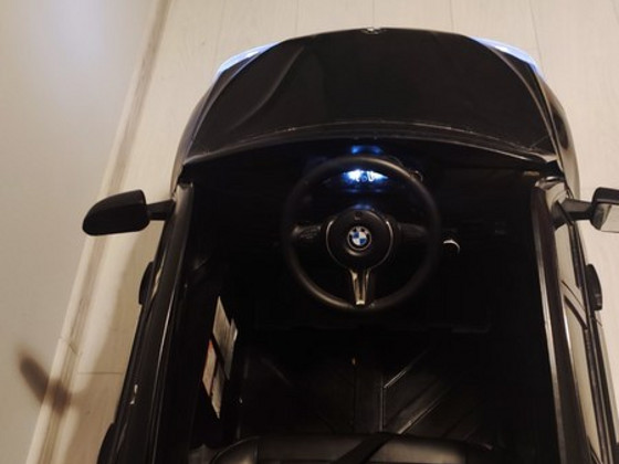 BMW X6M koos raadiojuhtimisraadioga
