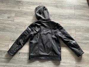 Куртка из искусственной кожи s 140 (2 фото из 2)