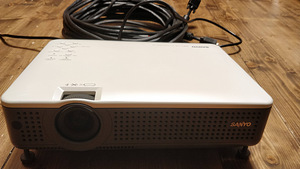 Проектор PLC-XU78 (1 фото из 2)