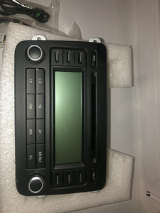 Магнитола Volkswagen (2 фото из 3)