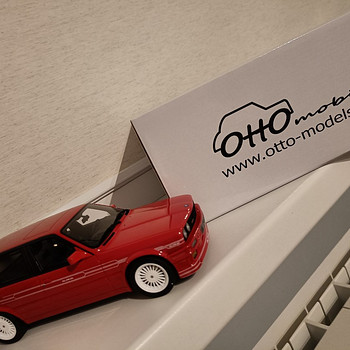 Оттомобиль 1:18 BMW Alpina E30 Touring
