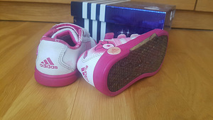 Кроссовки Adidas Disney стр. 22 (2 фото из 2)