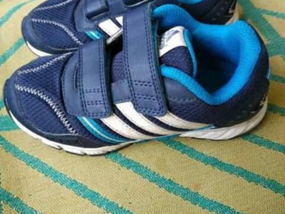 Кроссовки Adidas