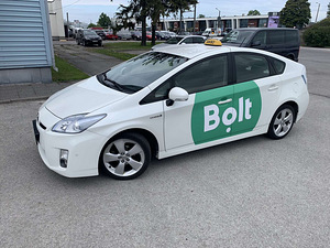 Прокат автомобилей Bolt, Wolt, Forus, Uber (3 фото из 7)