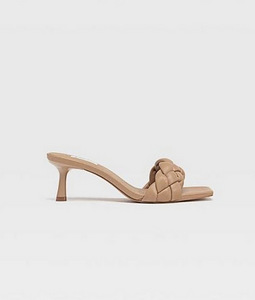 Босоножки Stradivarius (2 фото из 2)