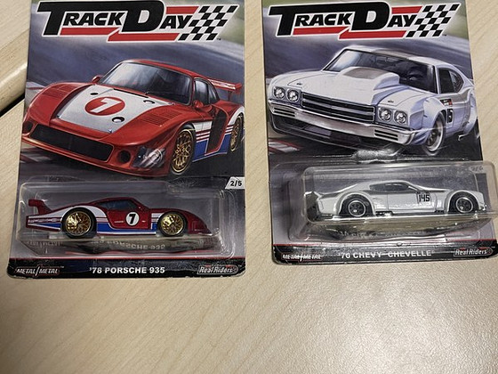 Hot wheels серия Track Day 2016 года