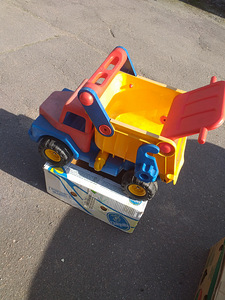 Laste auto (2 foto / 3)