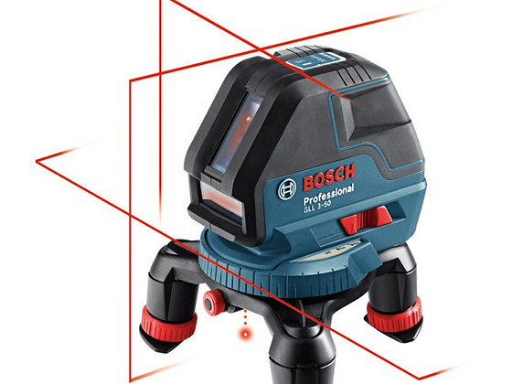 Крестовой лазер Bosch GLL 3-50 + крепления + чемодан