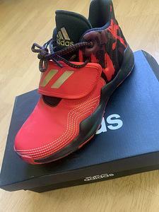 Баскетбольные кроссовки adidas Deep Threat J (1 фото из 4)