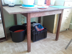 Wooden extendable kitchen table (2 foto / 3)