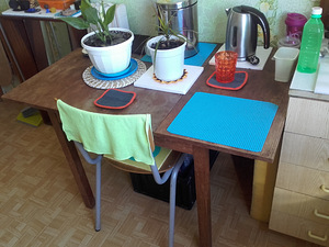 Wooden extendable kitchen table (3 foto / 3)