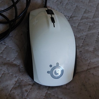 Компьютерная мышка steelseries rival 100