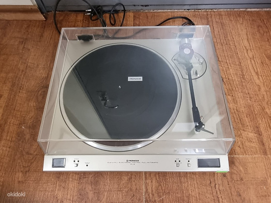 Полностью автоматический проигрыватель Pioneer PL-8