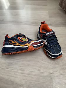 Новые детские кроссовки geox 24 25 (3 фото из 3)
