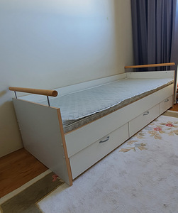 Laste voodi hoiukastidega,valge/ lükandustega beebivoodi (1 foto / 5)