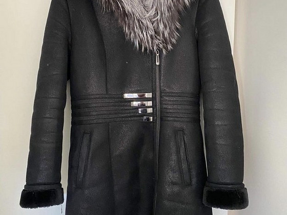 Женская парка с капюшоном