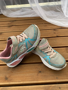 Kроссовки Skechers 35 размер (1 фото из 2)