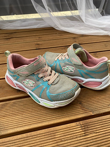 Kроссовки Skechers 35 размер (2 фото из 2)