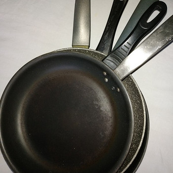Сковородки 27/29 см_ кастрюли до 3 л.