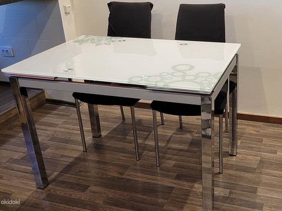 Pikendatav söögilaud