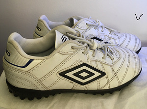 Кроссовки (umbro), р-р 29-30 (1 фото из 5)