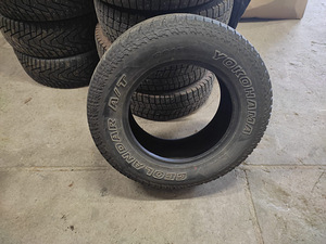 Шины p265/65 R17 110T Yokohama (1 фото из 4)
