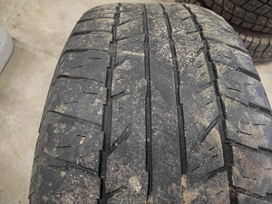 Шины p265/65 R17 110T Yokohama (3 фото из 4)