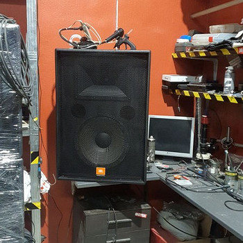 JBL SR4726X
