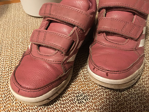 Adidas tossud nr 28 (2 foto / 3)