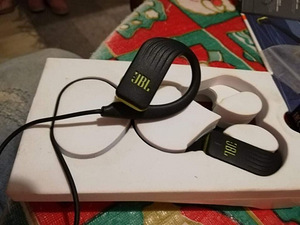 БЕСПРОВОДНЫЕ JBL ENDURANCE SPRINT (5 фото из 8)