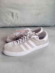 Новые теннисные кроссовки ADIDAS! (2 фото из 4)