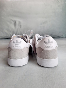Новые теннисные кроссовки ADIDAS! (3 фото из 4)