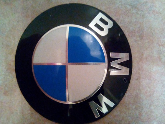 Эмблема BMW