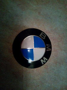 Эмблема BMW (3 фото из 4)