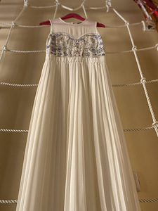 Elegantne valge kleit River Island valge kleit XS-S (1 foto / 6)