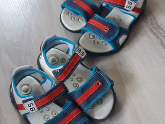 Сандалии chicco s27 и 28