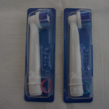 Сменные насадки для элекрической зубной щетки OralB