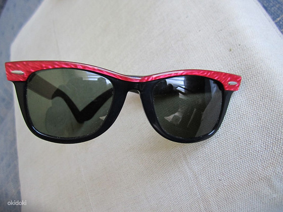 RAY-BAN. Wayfarer. b&l .USA.
