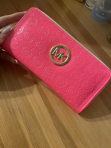 Rahakott Michael Kors (1 foto / 2)