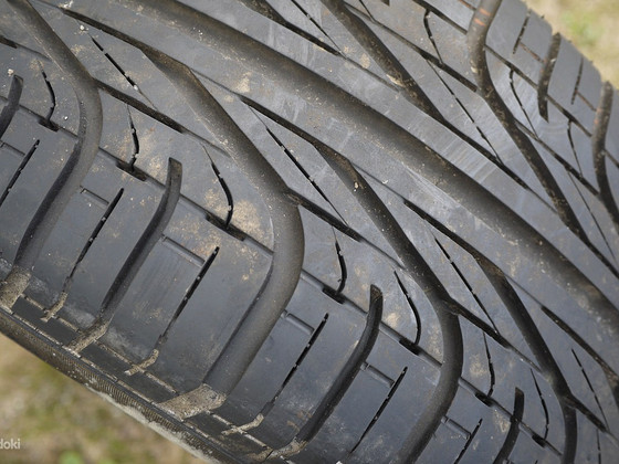 5x112 varurehv Pirelli 215/55 R16 93W P6000
