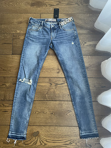 НОВИНКА Джинсы Guess 27/31 (скорее 26) (2 фото из 5)