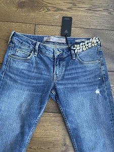 НОВИНКА Джинсы Guess 27/31 (скорее 26) (3 фото из 5)