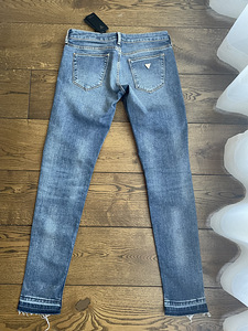 НОВИНКА Джинсы Guess 27/31 (скорее 26) (4 фото из 5)