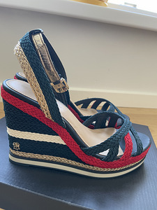 Сандалии tommy hilfiger (1 фото из 3)