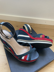 Сандалии tommy hilfiger (2 фото из 3)