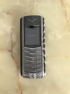 VERTU FERRARI (1 фото из 8)