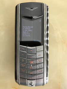 VERTU FERRARI (2 фото из 8)