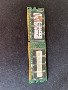 Kingston 512MB 400 MHz DDR CL3 ram-i pulk (1 foto / 2)