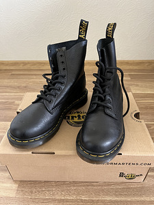 Dr. Martens (1 foto / 1)